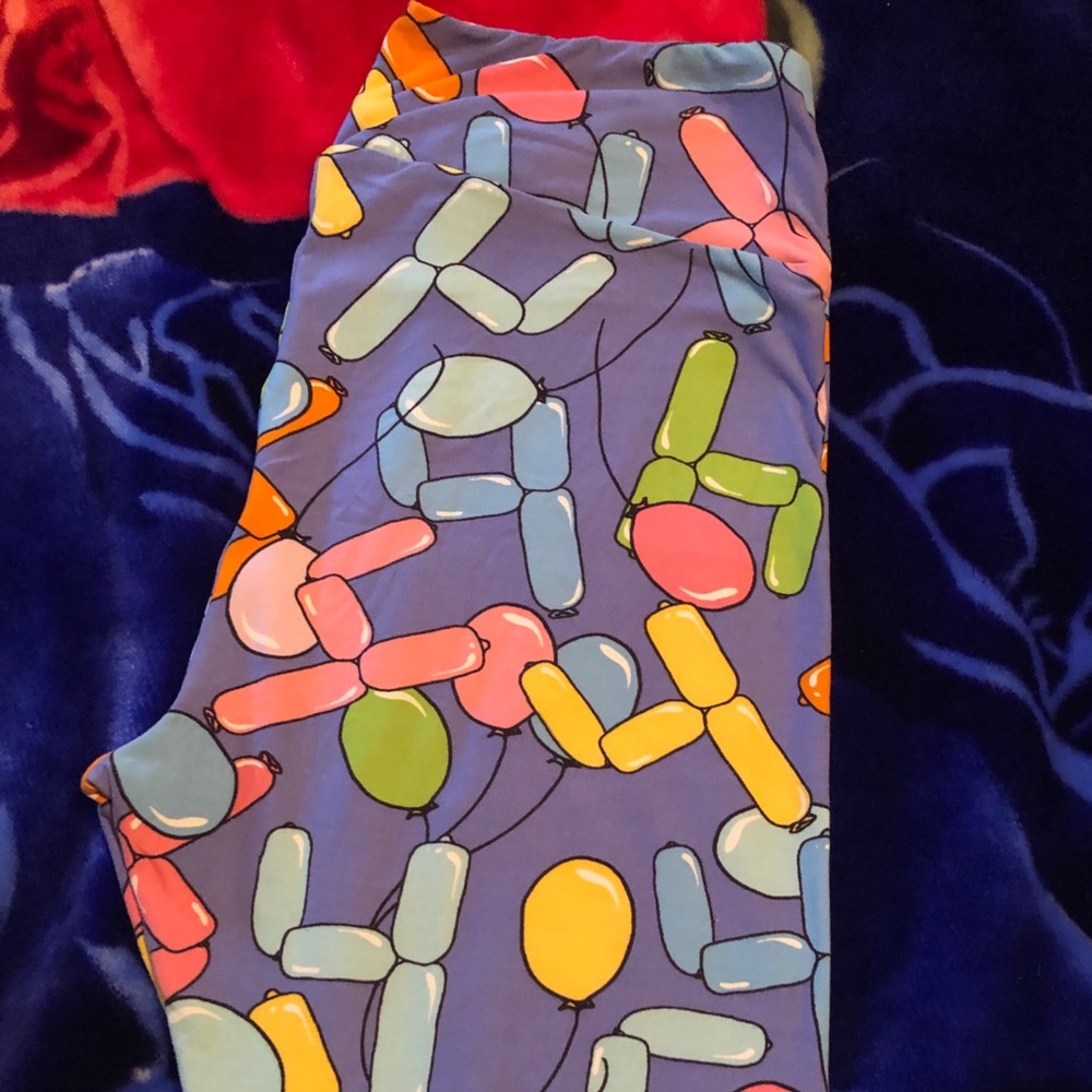 Tc 4th birthday Lularoe leggings